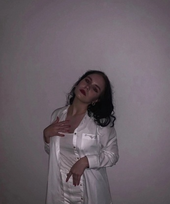 Встречи со мной - это настоящий коктейль страсти и наслаждения! 💋
Я живу в Москве, где тебе будут доступны все мои незабываемые услуги. В моем репертуаре - широкий выбор развлечений, от классического эскорта до острых фантазий. Ты можешь рассчитывать на профессиональный массаж, виртуозные игры с ролевыми костюмами и многое другое. 😉
Мои фото говорят сами за себя - я стильная и сексуальная, с привлекательными формами, которые притягивают взгляды мужчин. Но помимо внешней привлекательности, я обладаю искренней добротой и интеллектом, что делает наши встречи по-настоящему запоминающимися. 💫
Многочисленные отзывы о моих услугах свидетельствуют о высочайшем уровне моего сервиса и способности доставить тебе незабываемое удовольствие. Все встречи со мной - чисто конфиденциальны и предлагаются только состоятельным и заботливым джентльменам.
Не упускай возможность окунуться в мир наслаждения и удовольствия вместе со мной. Жду твоего звоночка для устройства качественного отдыха и релаксации. 📞💕 Людмила