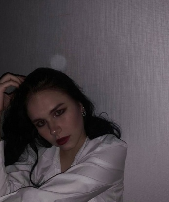 Встречи со мной - это настоящий коктейль страсти и наслаждения! 💋
Я живу в Москве, где тебе будут доступны все мои незабываемые услуги. В моем репертуаре - широкий выбор развлечений, от классического эскорта до острых фантазий. Ты можешь рассчитывать на профессиональный массаж, виртуозные игры с ролевыми костюмами и многое другое. 😉
Мои фото говорят сами за себя - я стильная и сексуальная, с привлекательными формами, которые притягивают взгляды мужчин. Но помимо внешней привлекательности, я обладаю искренней добротой и интеллектом, что делает наши встречи по-настоящему запоминающимися. 💫
Многочисленные отзывы о моих услугах свидетельствуют о высочайшем уровне моего сервиса и способности доставить тебе незабываемое удовольствие. Все встречи со мной - чисто конфиденциальны и предлагаются только состоятельным и заботливым джентльменам.
Не упускай возможность окунуться в мир наслаждения и удовольствия вместе со мной. Жду твоего звоночка для устройства качественного отдыха и релаксации. 📞💕 Людмила